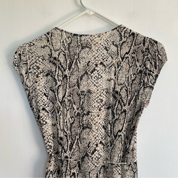 Reformation Carine Dress Snake Skin Print Chiffon Wrap Midi Short Sleeve XS - Picture 10 of 13